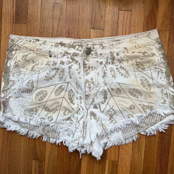 Free People Aztec Print Frayed Shorts Size 31 - Picture 1 of 6